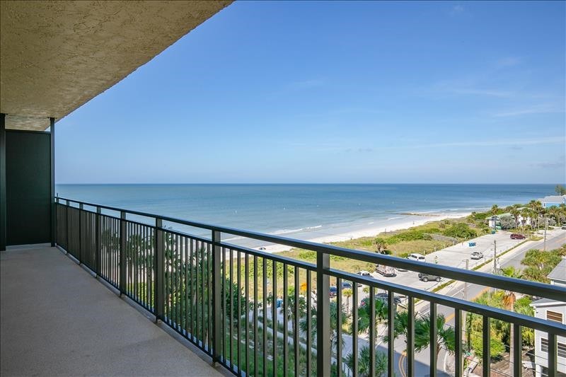 balcony beach