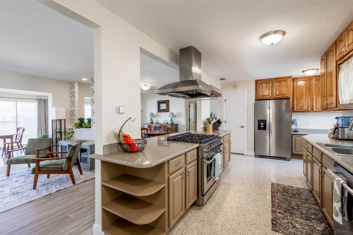 Sandcastle Realty, Inc.-Aqua Cove-image-1