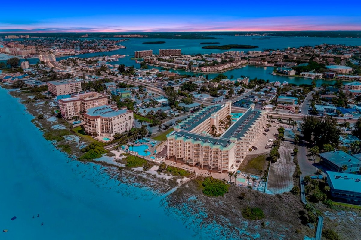 Sandcastle Realty, Inc.-Sunset Vistas N-304-image-1
